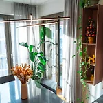 Crespi Terrace, Private Parking, A Few Steps From The Metro アパート