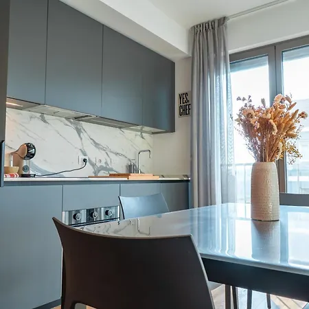 Apartment Crespi Terrace, Private Parking, A Few Steps From The Metro *