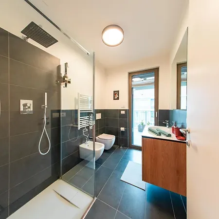 Crespi Terrace, Private Parking, A Few Steps From The Metro Apartment Milan