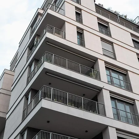 Apartment Crespi Terrace, Private Parking, A Few Steps From The Metro Milan