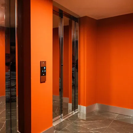 Apartment Crespi Terrace, Private Parking, A Few Steps From The Metro Milan