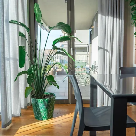 Apartment Crespi Terrace, Private Parking, A Few Steps From The Metro